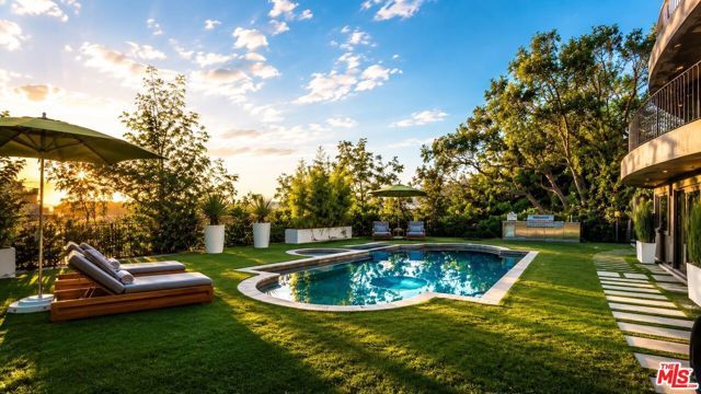 8740 W St Ives Drive, Los Angeles, CA 90069