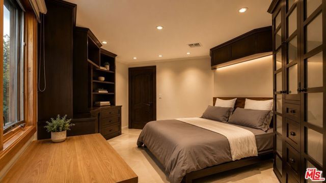 8740 W St Ives Drive, Los Angeles, CA 90069