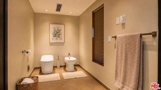 8740 W St Ives Drive, Los Angeles, CA 90069