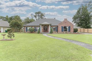 2021 Plantation Drive, Lake Charles, LA 70605