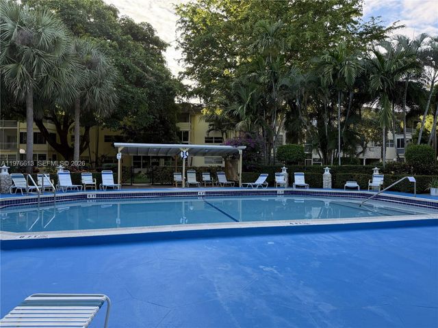 5141 W Oakland Park Blvd 311, Lauderdale Lakes, FL 33313