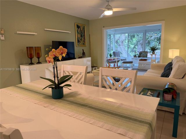 5141 W Oakland Park Blvd 311, Lauderdale Lakes, FL 33313