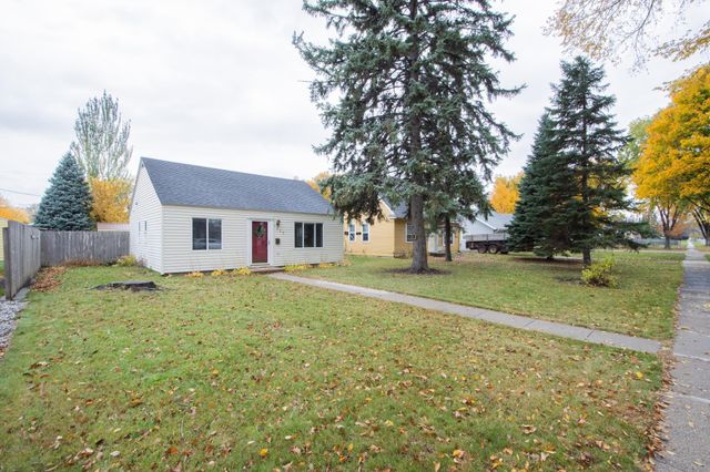 1013 13th Street N, Moorhead, MN 56560