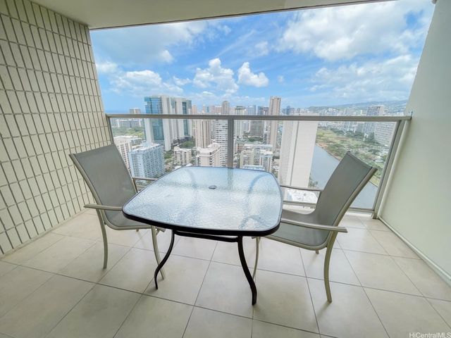 445 Seaside Avenue 3714, Honolulu, HI 96815