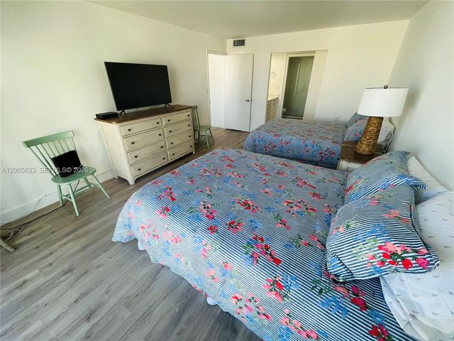 1450 Brickell Bay Drive 1414, Miami, FL 33131