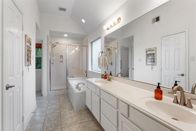 54 Middle Borondo, La Marque, TX 77568
