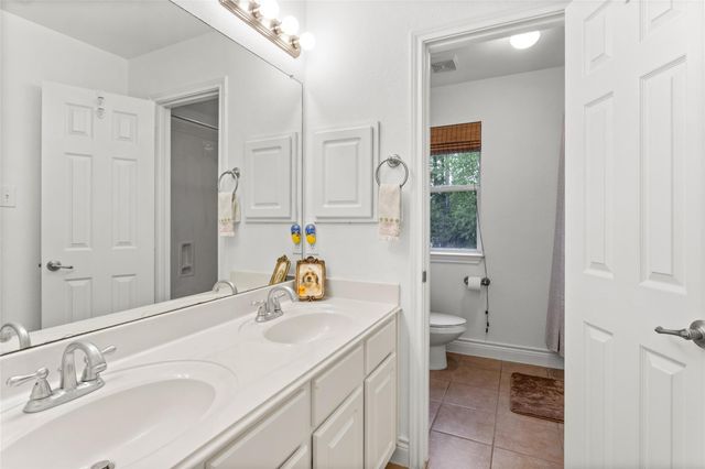 54 Middle Borondo, La Marque, TX 77568