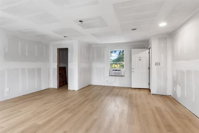 54 Middle Borondo, La Marque, TX 77568