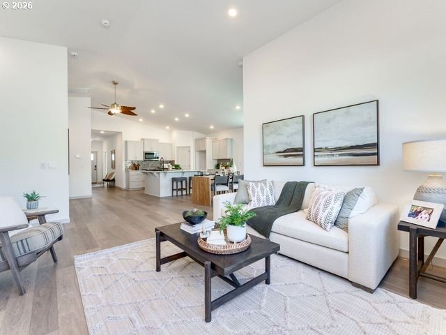 1127 W 15TH St, La Center, WA 98629