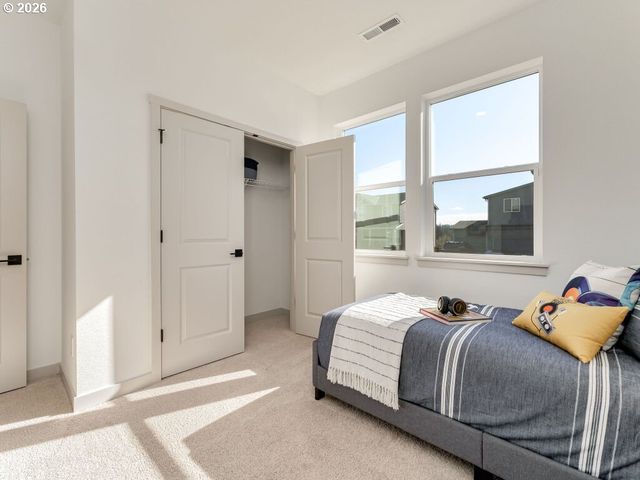 1127 W 15TH St, La Center, WA 98629