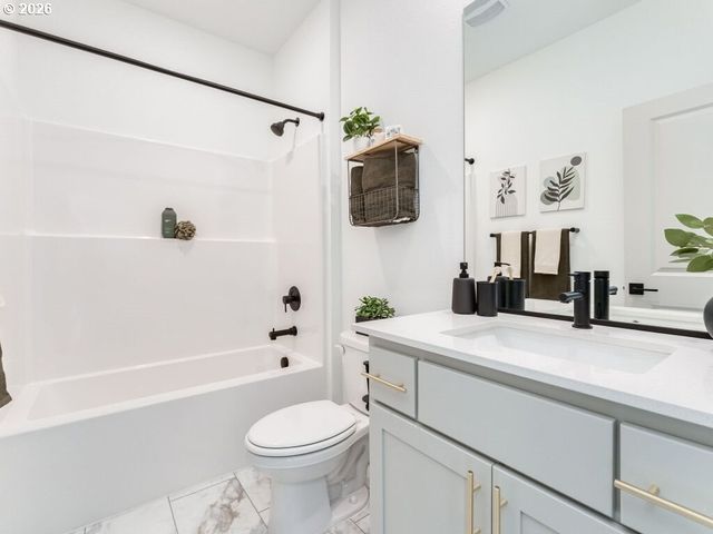 1127 W 15TH St, La Center, WA 98629