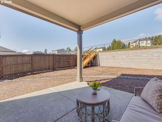 1127 W 15TH St, La Center, WA 98629