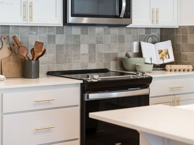 1127 W 15TH St, La Center, WA 98629