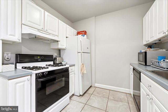 1127 GREEN ST, Philadelphia, PA 19123