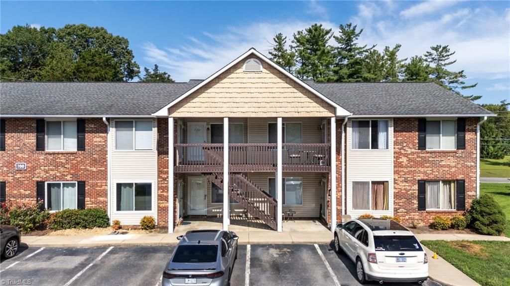 708 Westbrook Court, Archdale, NC 27263
