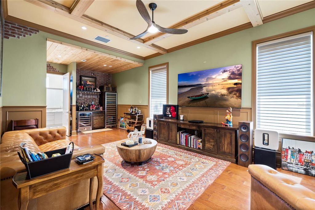 Image 14 of property listing at 1 PALM TERRACE 604, Clearwater, FL 33756