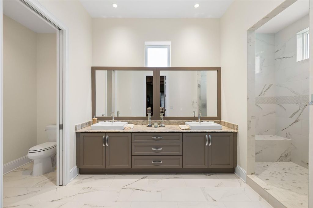 Image 18 of property listing at 1 PALM TERRACE 604, Clearwater, FL 33756