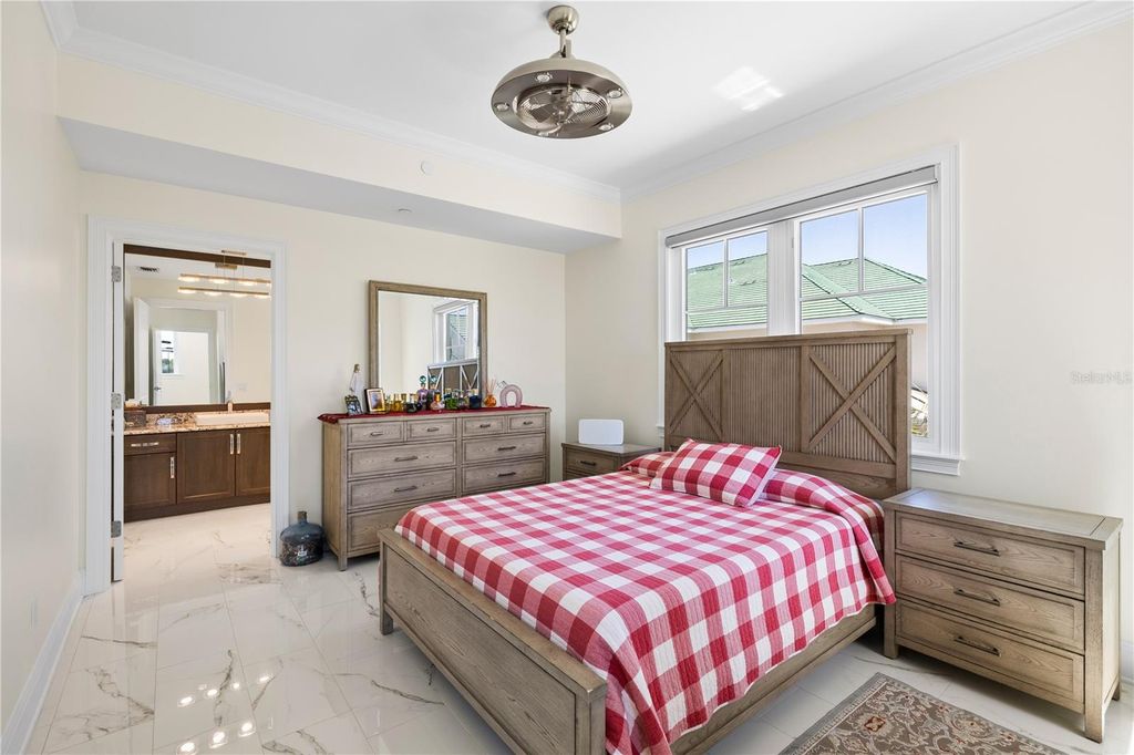 Image 24 of property listing at 1 PALM TERRACE 604, Clearwater, FL 33756