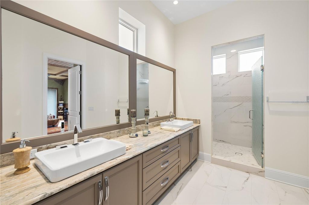 Image 25 of property listing at 1 PALM TERRACE 604, Clearwater, FL 33756