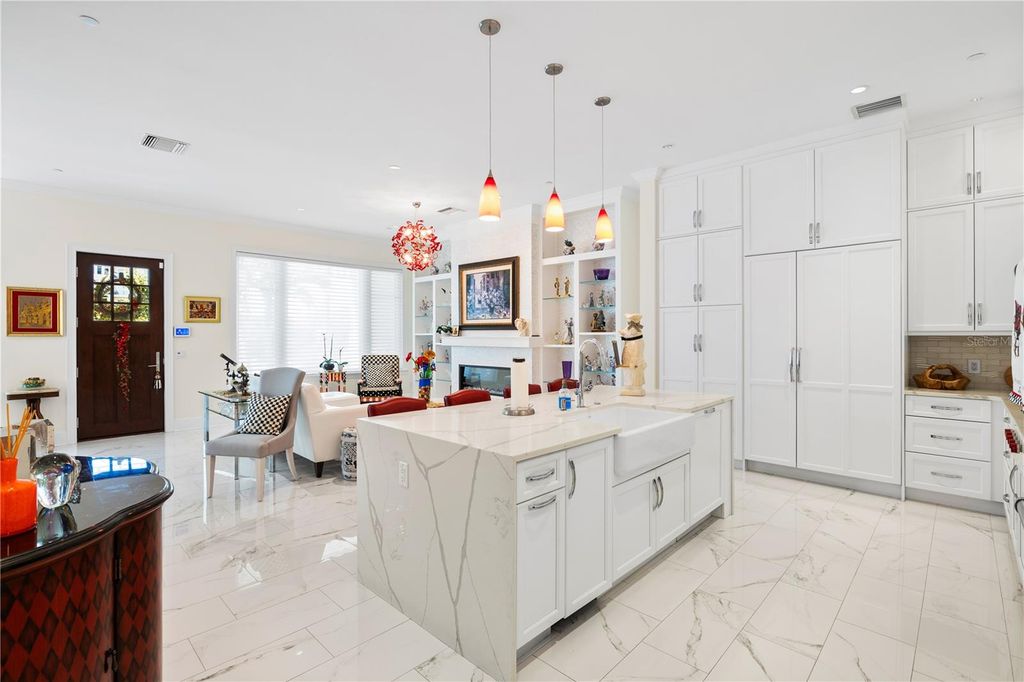 Image 10 of property listing at 1 PALM TERRACE 604, Clearwater, FL 33756