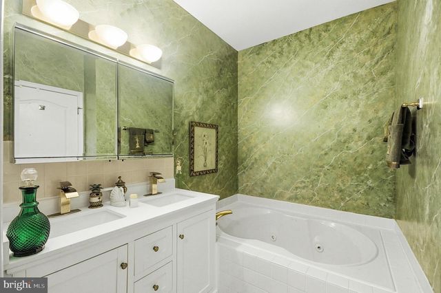 61 LEGACY OAKS DR, Richboro, PA 18954