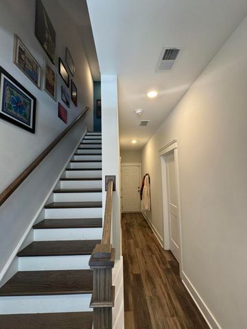 4581 Mixson Avenue, North Charleston, SC 29405