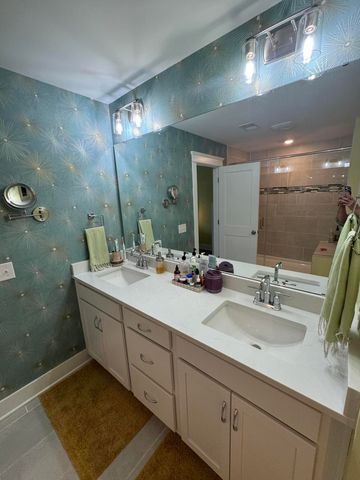 4581 Mixson Avenue, North Charleston, SC 29405