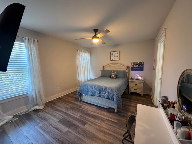 4581 Mixson Avenue, North Charleston, SC 29405