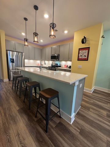 4581 Mixson Avenue, North Charleston, SC 29405