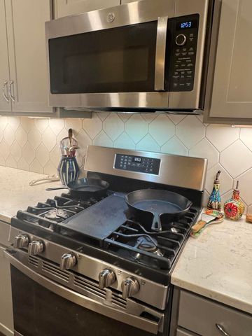 4581 Mixson Avenue, North Charleston, SC 29405