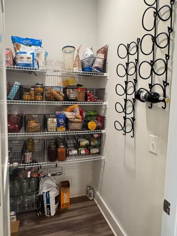 4581 Mixson Avenue, North Charleston, SC 29405