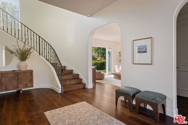 18322 Columbus Circle, Tarzana (los Angeles), CA 91356