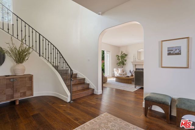 18322 Columbus Circle, Tarzana (los Angeles), CA 91356