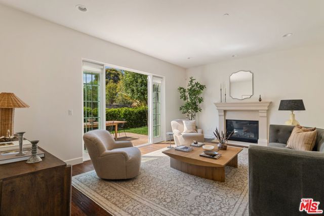 18322 Columbus Circle, Tarzana (los Angeles), CA 91356