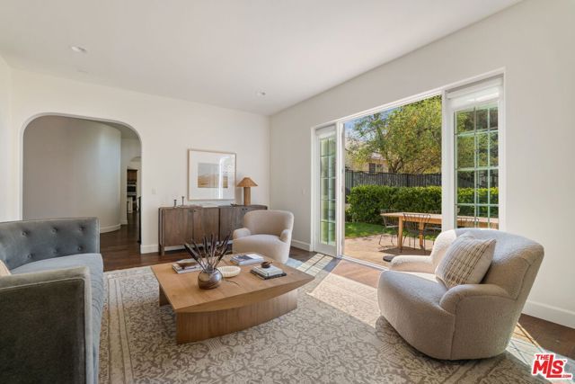 18322 Columbus Circle, Tarzana (los Angeles), CA 91356