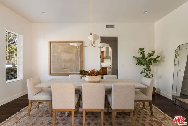 18322 Columbus Circle, Tarzana (los Angeles), CA 91356