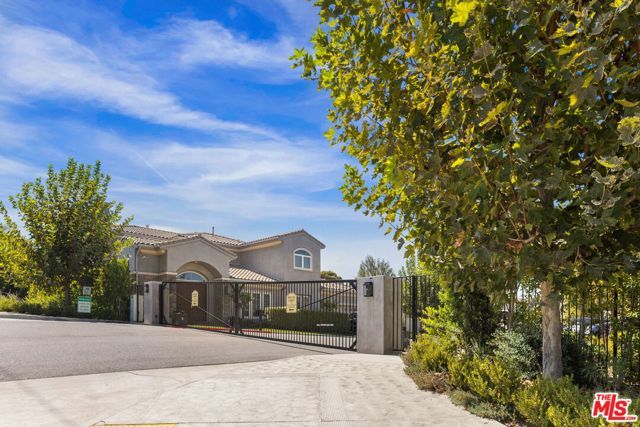 18322 Columbus Circle, Tarzana (los Angeles), CA 91356