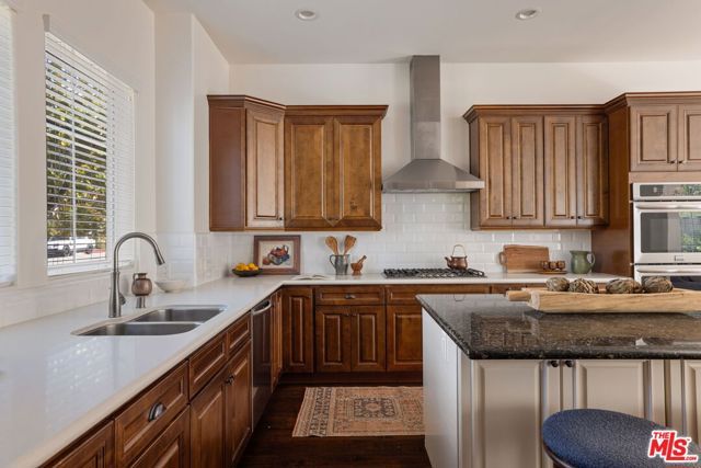 18322 Columbus Circle, Tarzana (los Angeles), CA 91356
