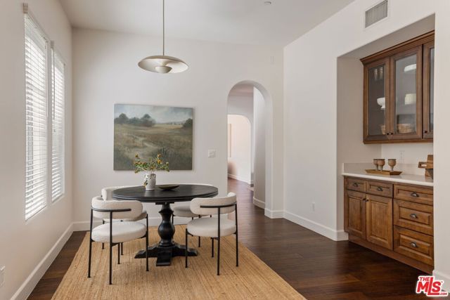 18322 Columbus Circle, Tarzana (los Angeles), CA 91356