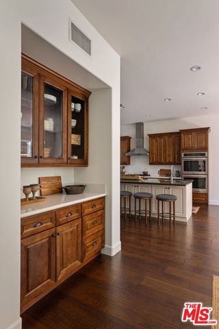18322 Columbus Circle, Tarzana (los Angeles), CA 91356