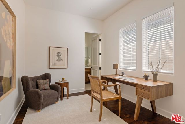 18322 Columbus Circle, Tarzana (los Angeles), CA 91356