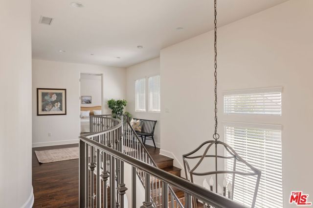 18322 Columbus Circle, Tarzana (los Angeles), CA 91356