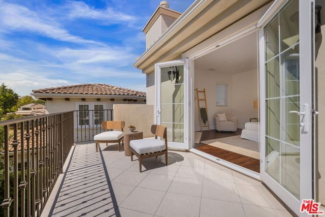 18322 Columbus Circle, Tarzana (los Angeles), CA 91356