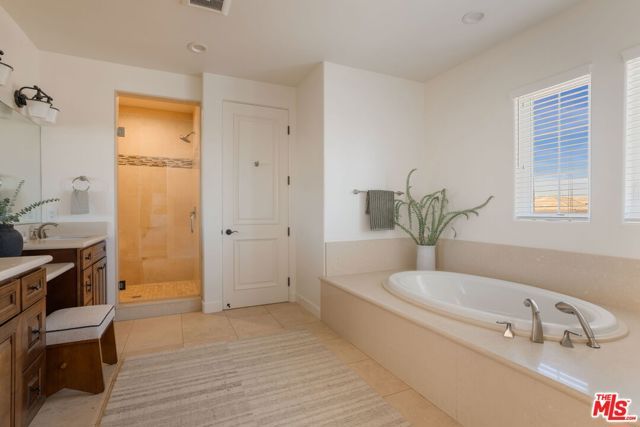 18322 Columbus Circle, Tarzana (los Angeles), CA 91356
