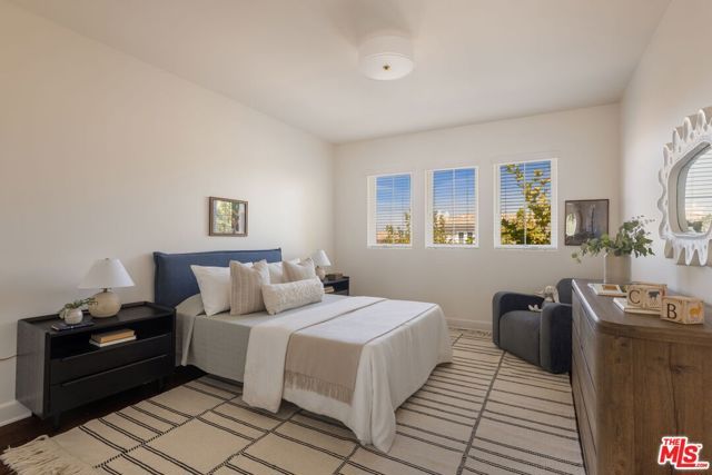 18322 Columbus Circle, Tarzana (los Angeles), CA 91356