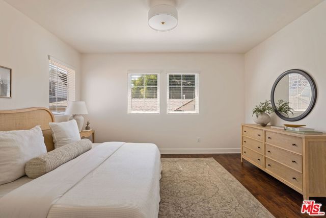 18322 Columbus Circle, Tarzana (los Angeles), CA 91356