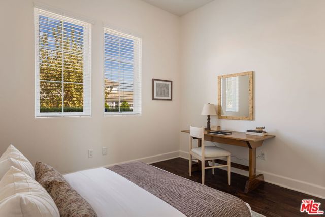 18322 Columbus Circle, Tarzana (los Angeles), CA 91356