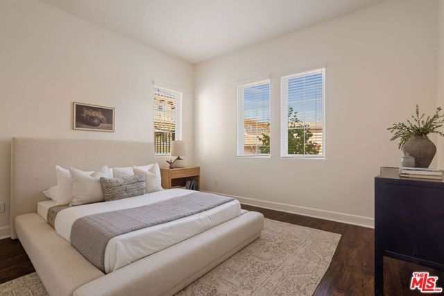 18322 Columbus Circle, Tarzana (los Angeles), CA 91356