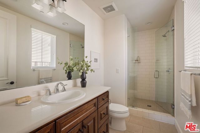 18322 Columbus Circle, Tarzana (los Angeles), CA 91356