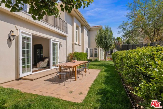 18322 Columbus Circle, Tarzana (los Angeles), CA 91356